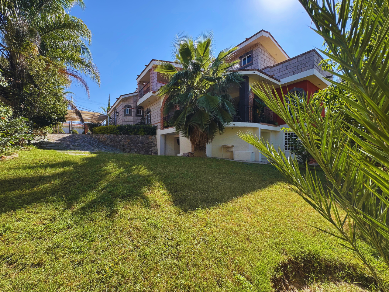 CASA EMILIA | LOMAS DE COMANJILLA