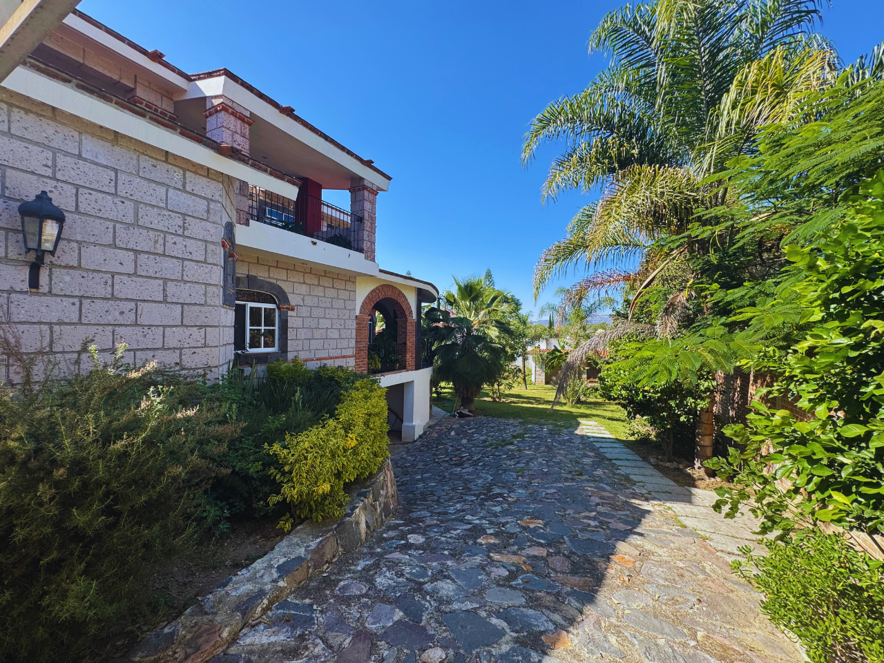 CASA EMILIA | LOMAS DE COMANJILLA